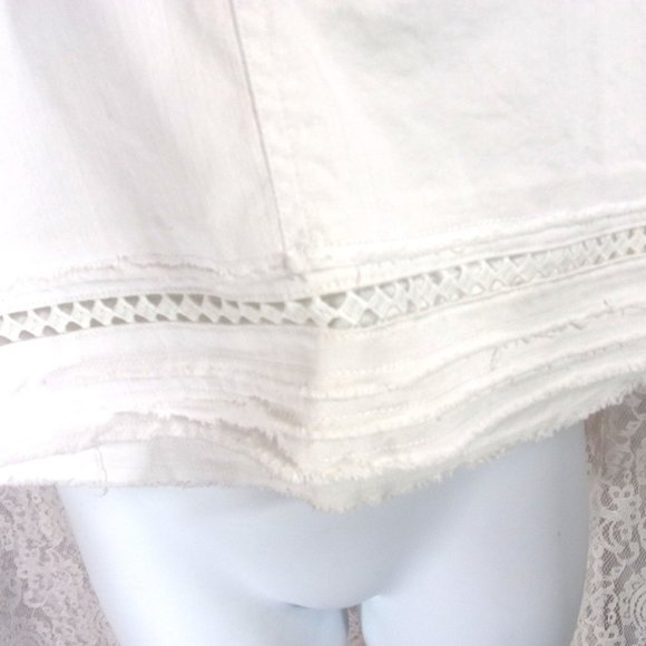 White Denim Mini Skirt Lace Hem Inserts Est. 1948 Denim Plus Size 16W NWT - Picture 2 of 2